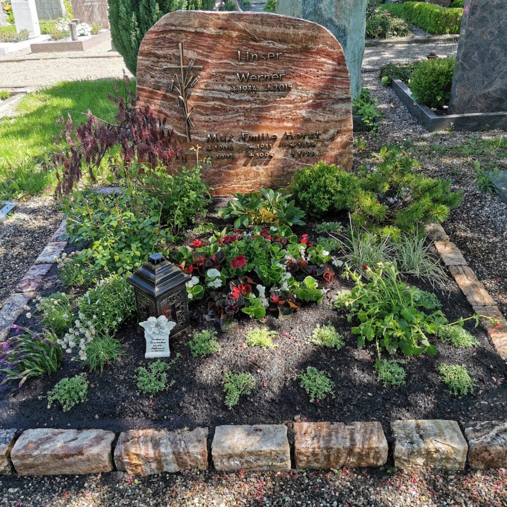 Grabbild Familiengrab